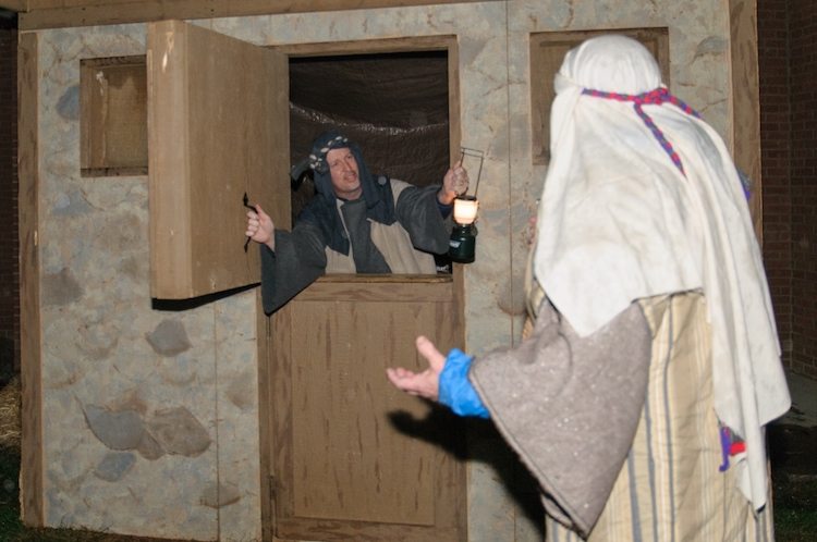 A Guide to Live Nativity Scenes Around Indianapolis
