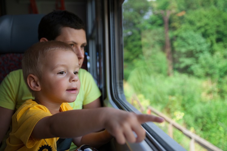 بلیط  قطار در نوروز برای کودکان