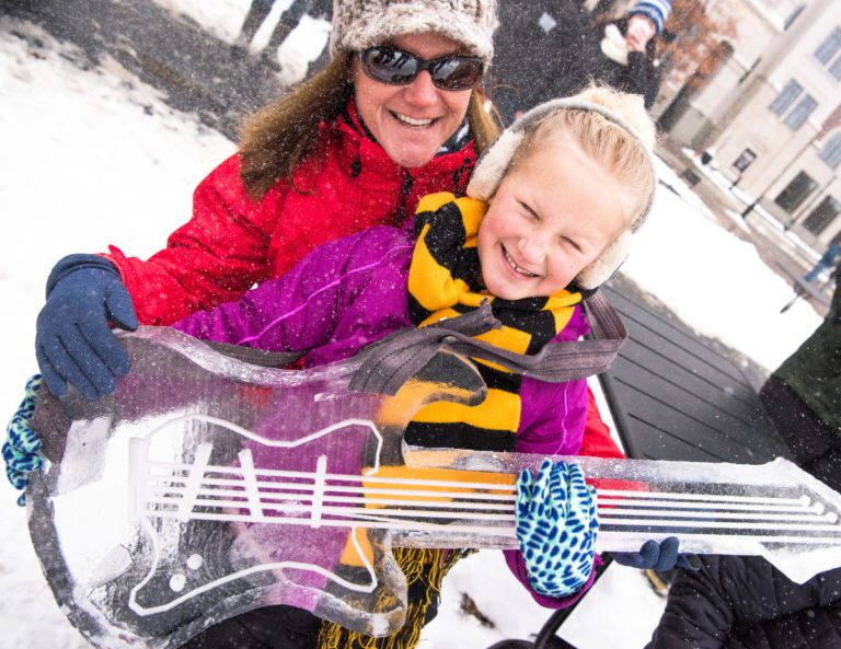 Festival of Ice guitar and girl 6252E324 83D9 4ED5 8240725B4740154C d6cb67b6 91b7 4ca0 a862824247c9027d
