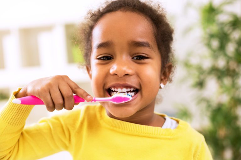 A Healthy Mouth for Life Good dental habits should begin early for a lifetime of healthy teeth and gums.
