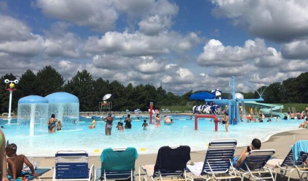 Public Pools & Water Parks Near Indianapolis