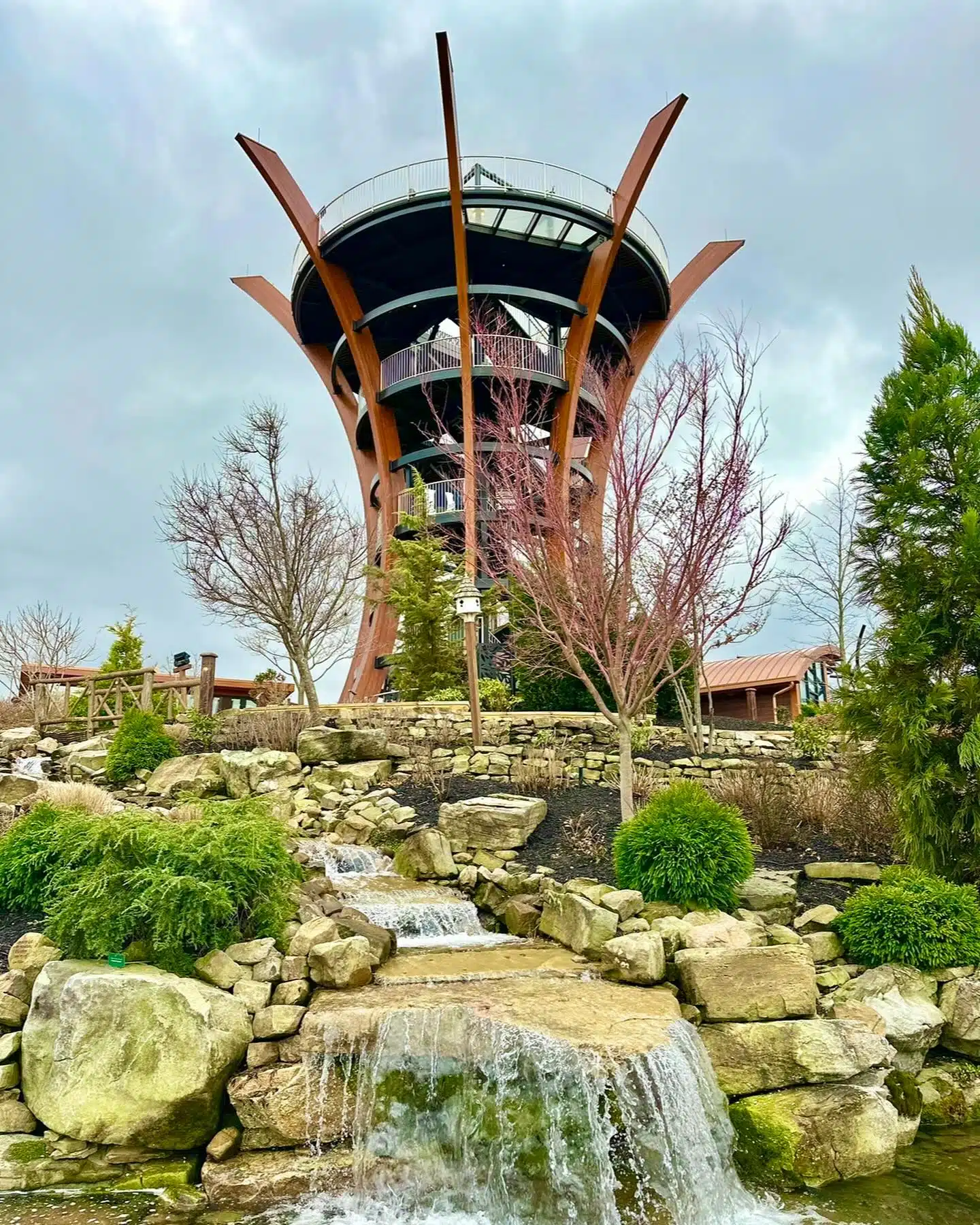 The climb consists of 86 steps, but the reward at the top is well worth it. The two glass floor panels on the observation deck allow you to look down 60 feet into the lush Vista Gardens below, adding a bit of thrill to the experience.