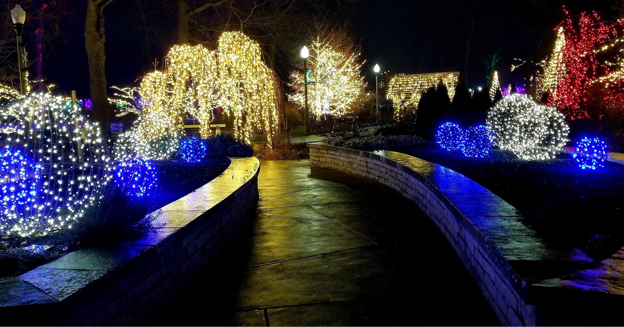 Winter Wonderland Holiday Lights: A Magical Experience in Elkhart, Indiana