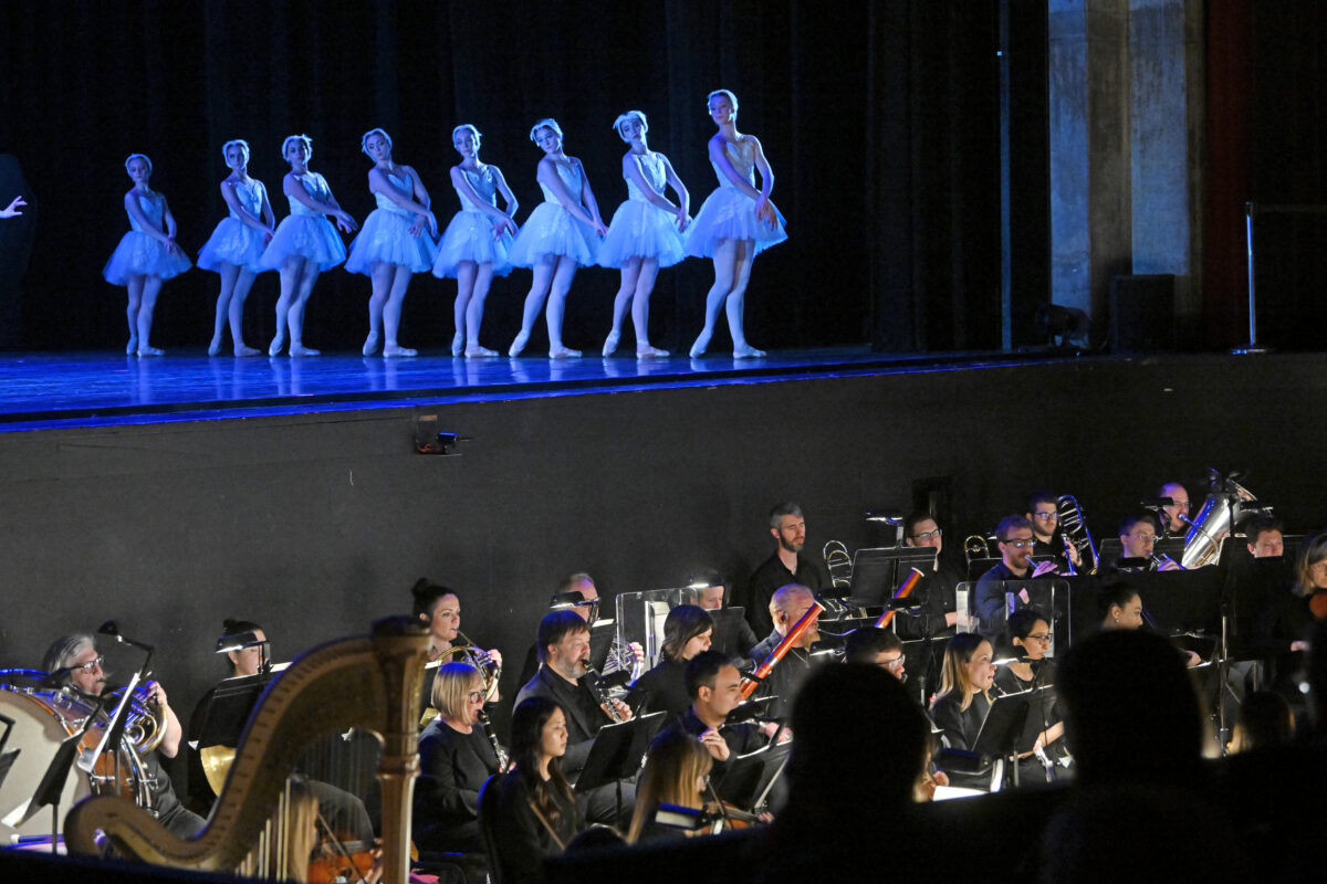 Cindere­lla featur­ing the Indiana­polis Ballet